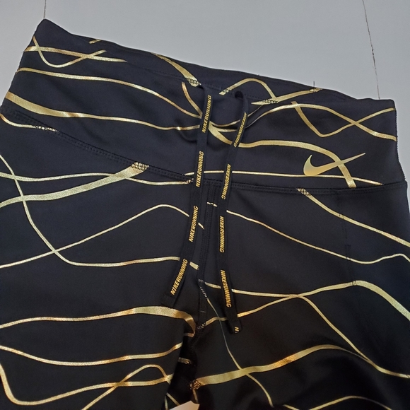 SOLD!❌ More items in my closet❤️ - Picture 12 of 16